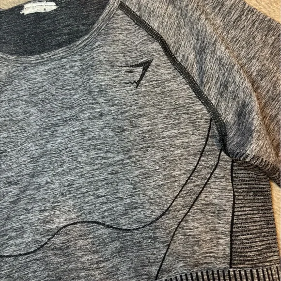 Gymshark long sleeve crop top size small gray - Picture 2 of 3